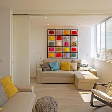 Magnificent 1 Bedroom Apartment With Views Over The Ocean Costa de Caparica Exteriör bild