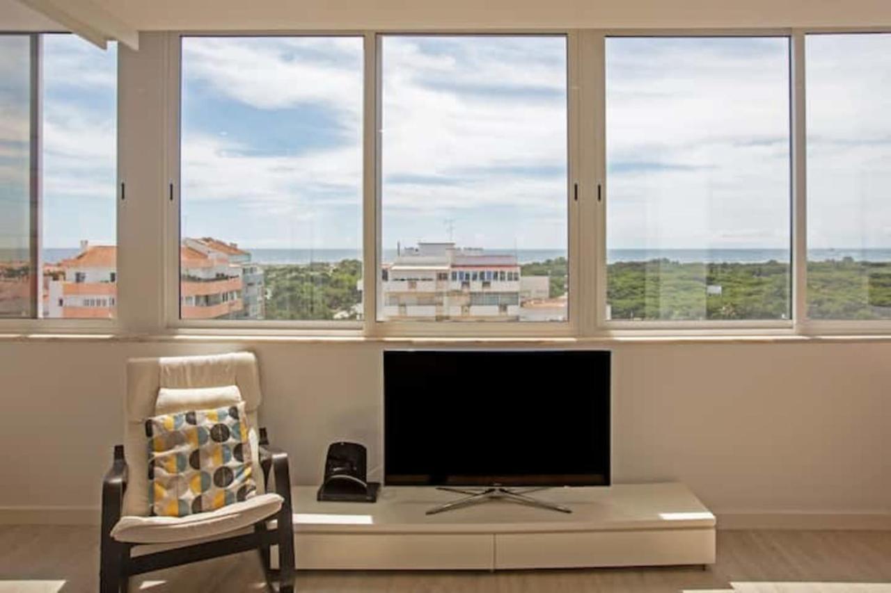Magnificent 1 Bedroom Apartment With Views Over The Ocean Costa de Caparica Exteriör bild