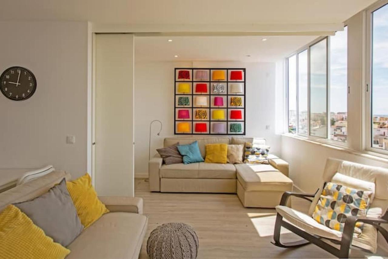 Magnificent 1 Bedroom Apartment With Views Over The Ocean Costa de Caparica Exteriör bild